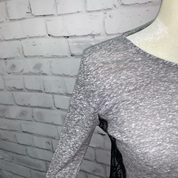 5/$35 💥 Women’s Gap Long Sleeve T-Shirt - Picture 6 of 7